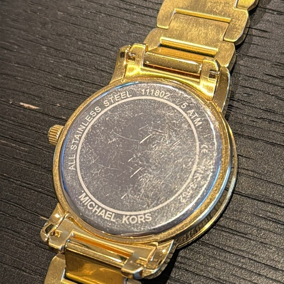 Michael Kors Women’s Bedazzled Gold Link Large Wrist Watch Large - Picture 4 of 6